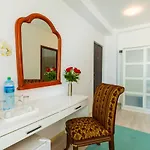Sia 3* 奥托佩尼