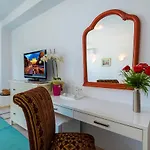 Sia 3* 奥托佩尼