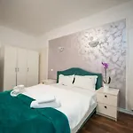 Sia 3* 奥托佩尼