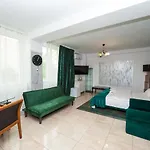 Sia 3* 奥托佩尼