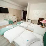 Sia 3* 奥托佩尼
