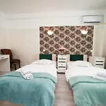 Sia 3*